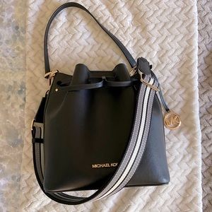 Michael kors Eden Medium bucket bag